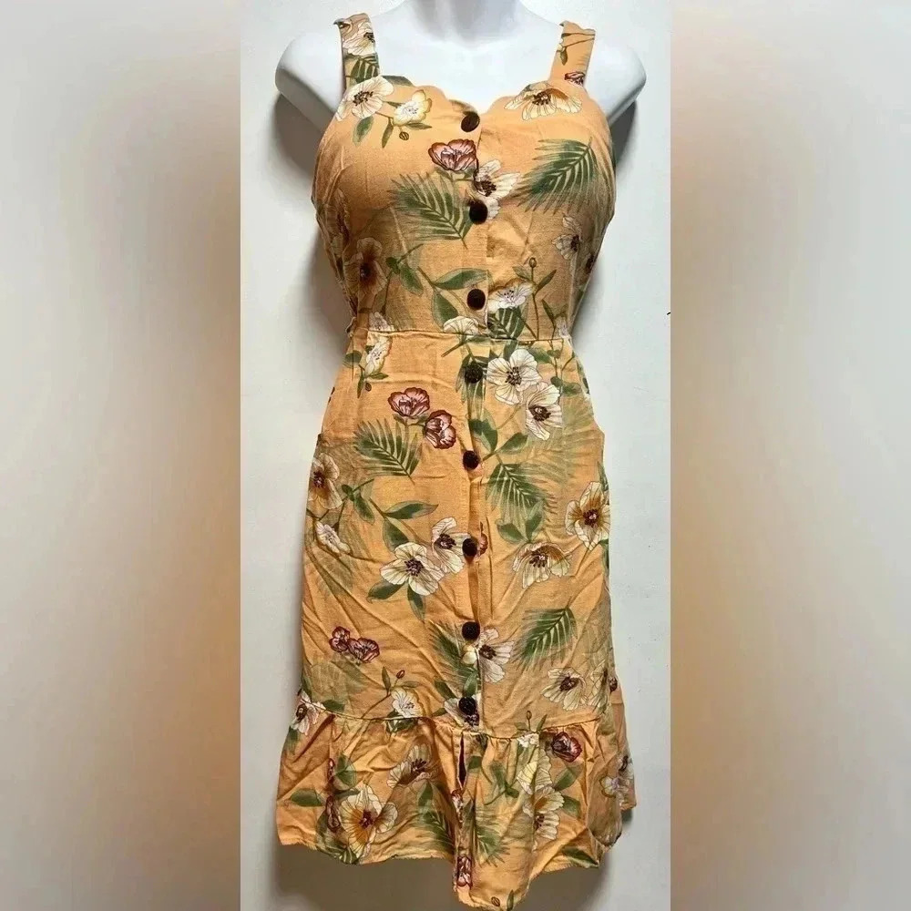 Monteau Floral dress. It's a one-and-done look that's all about summer.